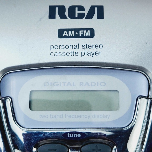 RCA AM/FM Stereo Cassette Player Digital Tuning RP-1876A for PARTS OR REPAIR - Picture 2 of 6